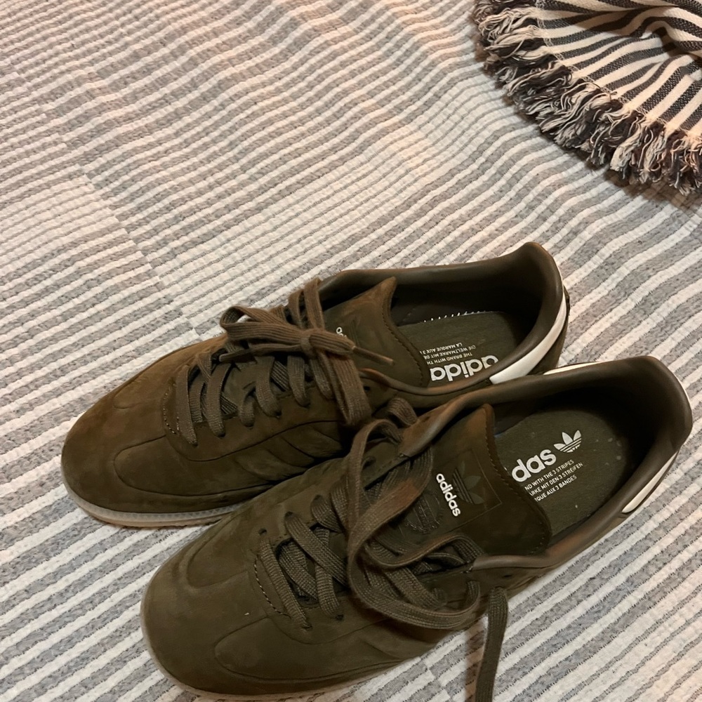 Adidas Sambas - Picture 2 of 4
